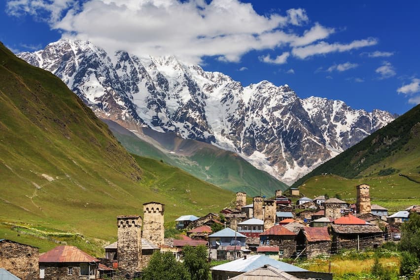 caucasus-mountains-svaneti-ushguli-trekking